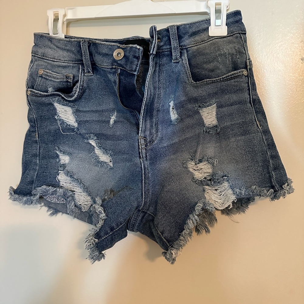 Kendall & Kylie ripped Jean shorts